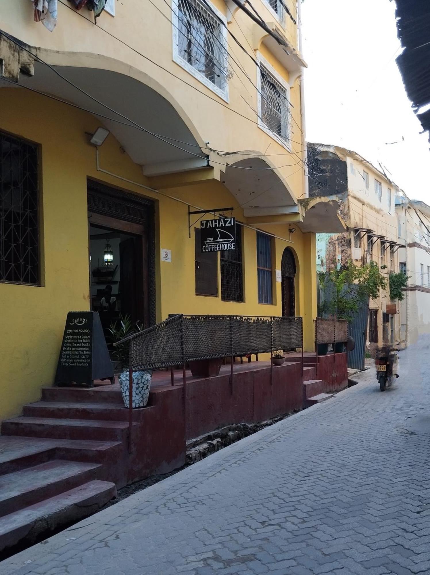 Mombasa Comfort House, Old Town Exterior photo